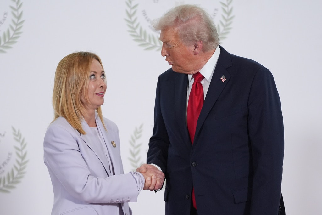 Trump o atacă pe Meloni înainte de summitul NATO de la Ankara