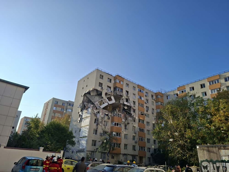 bloc afectat de o explozie puternică