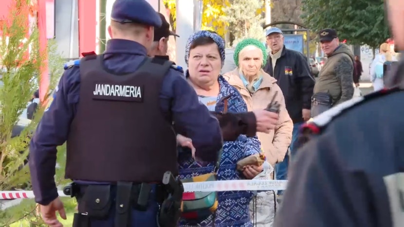 Familiile din blocul distrus de explozie în Rahova primesc cazare pentru încă un an