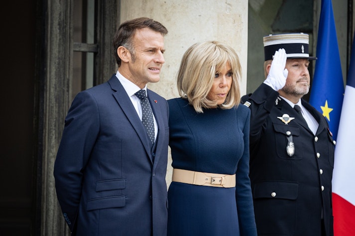 Emmanuel Macron și Brigitte Macron, unu lângă altul