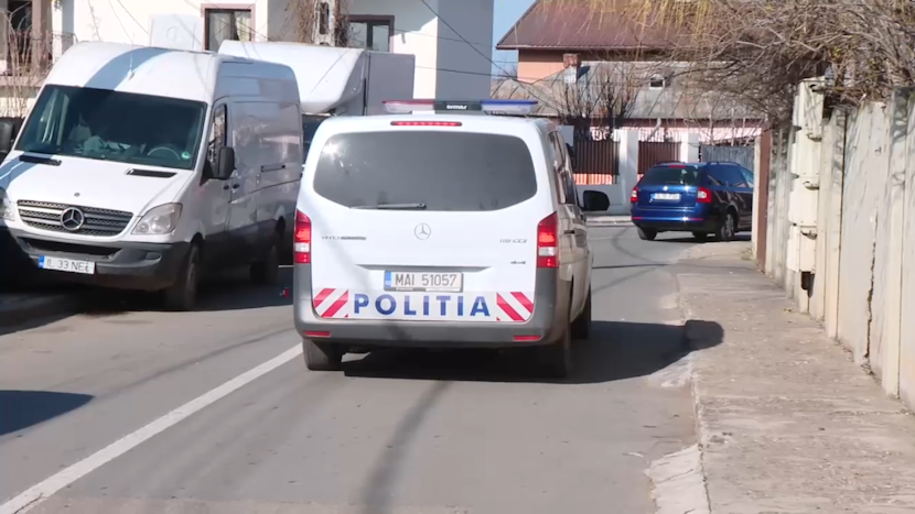 Dubă de poliție pe stradă