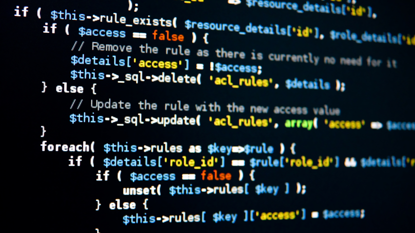 Captură de ecran cu cod sursă colorat, afișat pe un editor, conținând funcții PHP și condiții logice.