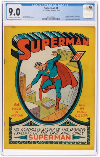 Poză cu prima ediție de bandă desenată Superman, prezervată special