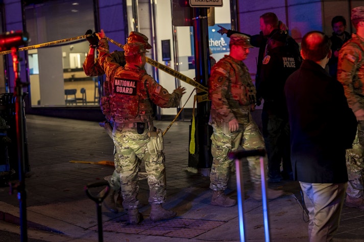 mai mulți angajați ai Gărzii Naționale din SUA