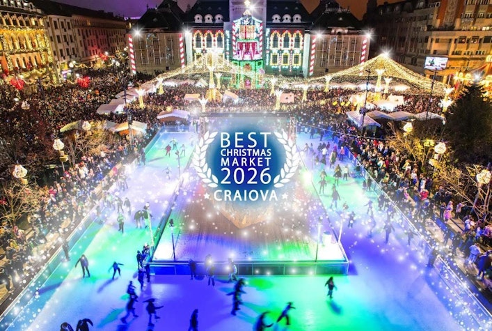 Imagine care surprinde centrul orașului Craiova, cu Târgul de Crăciun