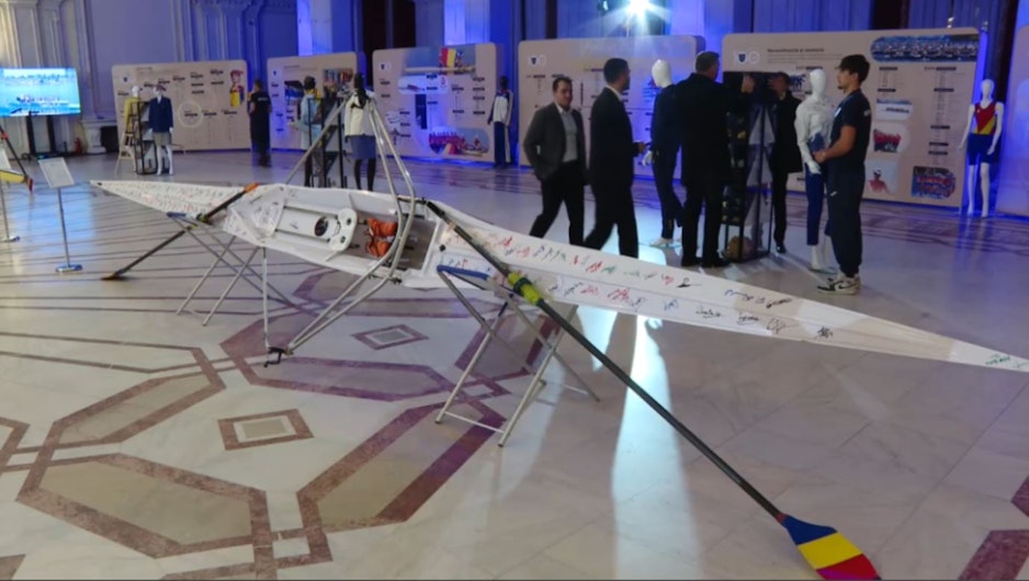 Barca expusa la gala aniversara canotaj 100 de ani