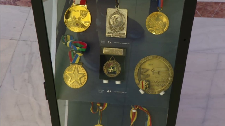 Medalii expuse la gala aniversara canotaj 100 de ani