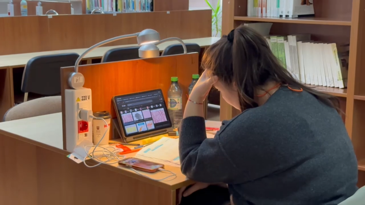 Profesorul a prins studenții care au folosit inteligența artificială la examen cu o capcană
