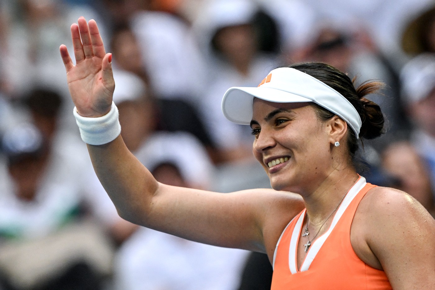 Gabriela Ruse, la Australian Open 2026, salută publicul
