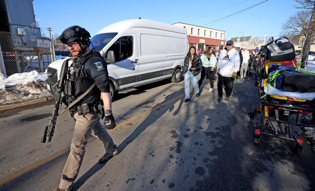 Schimb de focuri tragic la un patinoar din Rhode Island Schimb de focuri tragic la un patinoar din Rhode Island