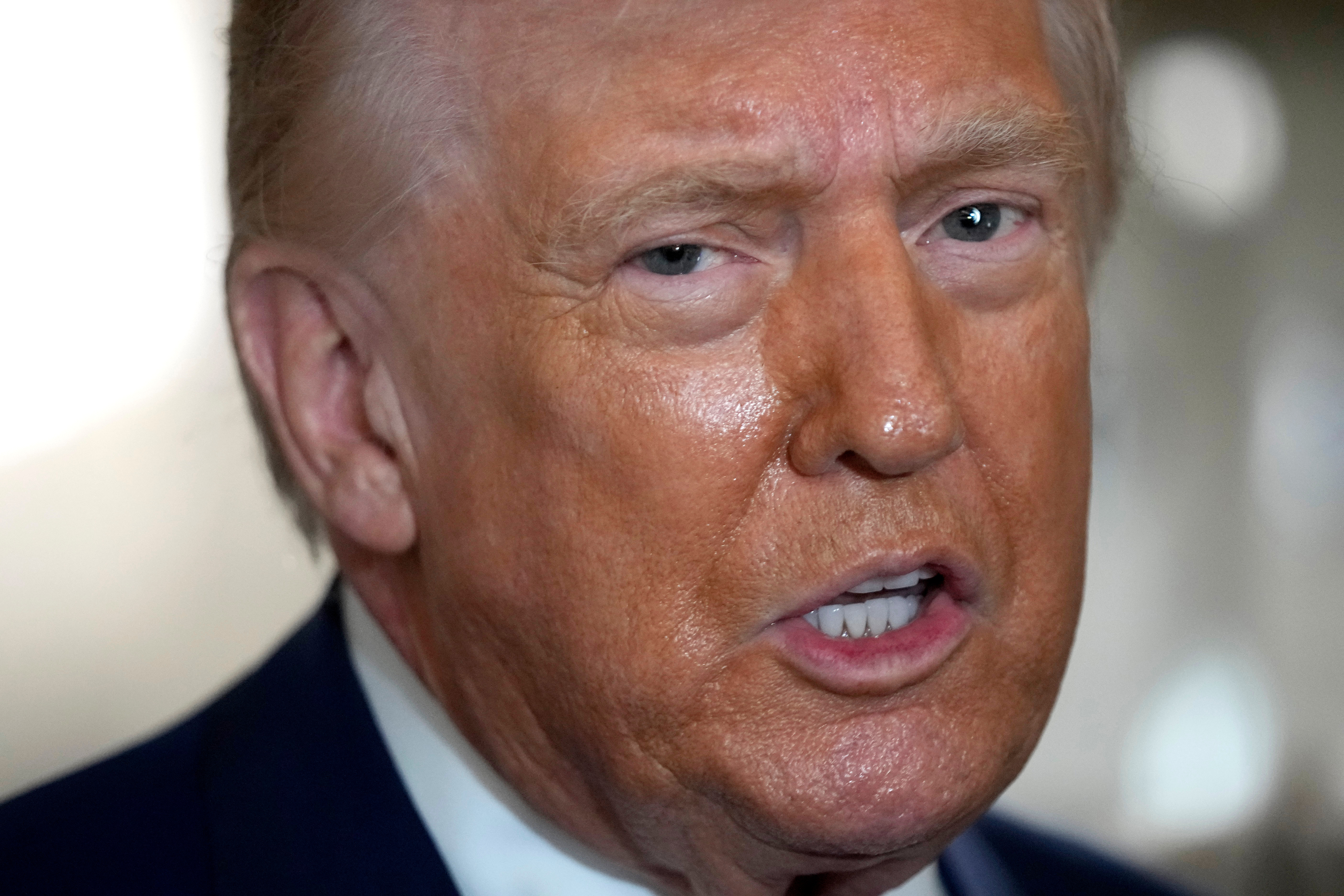 Trump crește tarifele globale la 15%: Motive și consecințe