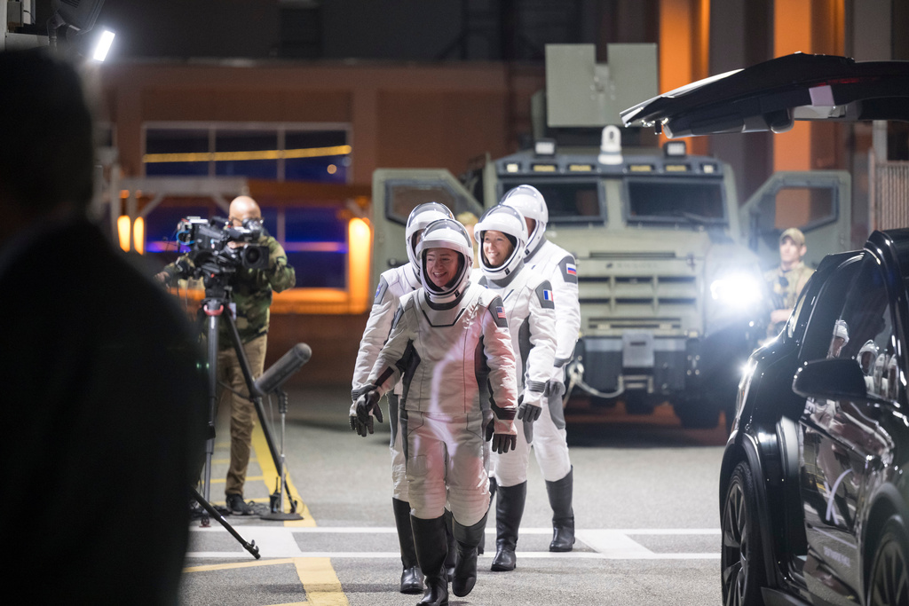 Misiunea Artemis II: Astronauți pe Calea Lunii din Nou! Misiunea Artemis II: Astronauți pe Calea Lunii din Nou!