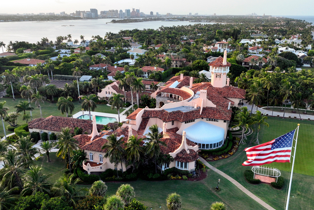 Bărbat împușcat mortal la Mar-a-Lago de ofițerii Secret Service
