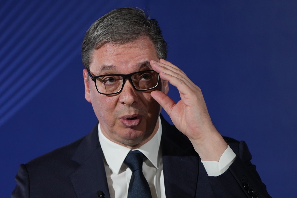Aleksandar Vucic a demisionat din funcția de președinte al Serbiei, cu o lună înainte de alegerile parlamentare