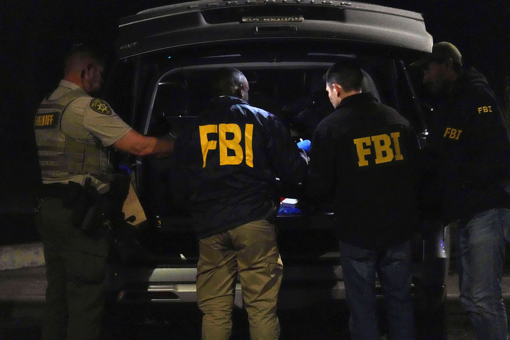 FBI concediază șase agenți implicați în ancheta privind dosarele ...