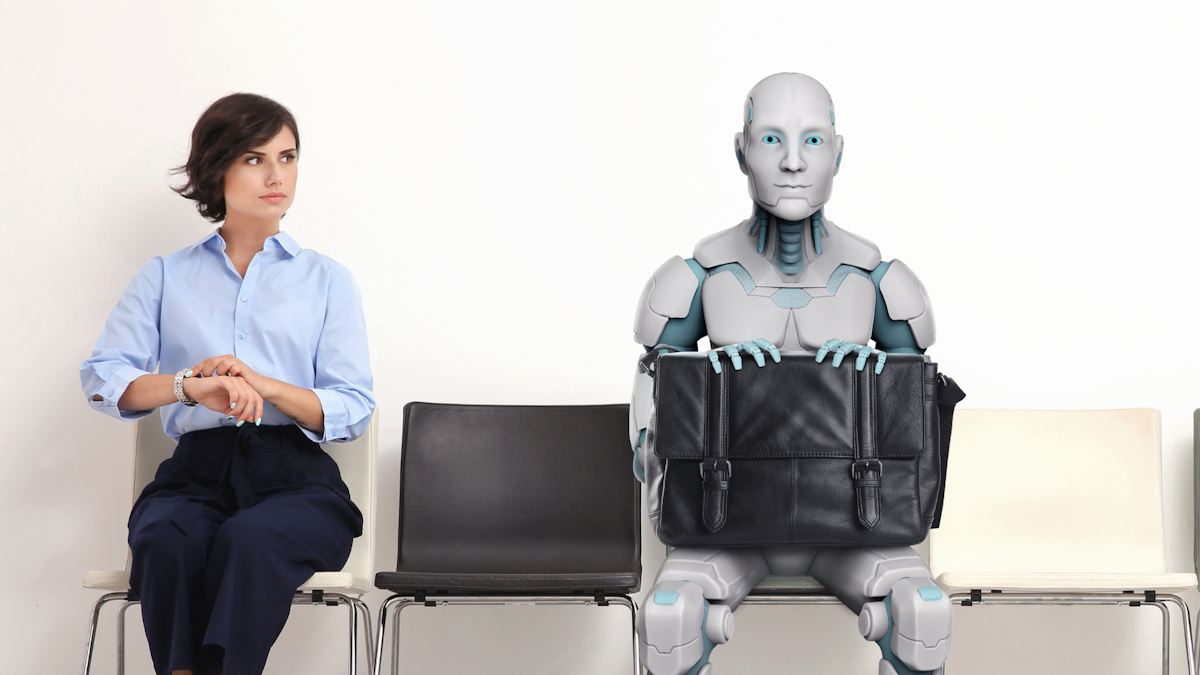 Studiu: Oamenii se tem că inteligența artificială va elimina mai multe locuri de muncă decât va crea