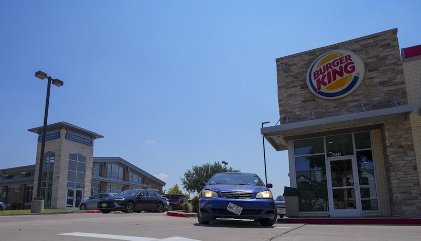Burger King testează căști cu inteligență artificială care vor ști dacă angajații spun „bine ați venit” sau „mulțumesc” Burger King testează căști cu inteligență artificială care vor ști dacă angajații spun „bine ați venit” sau „mulțumesc”