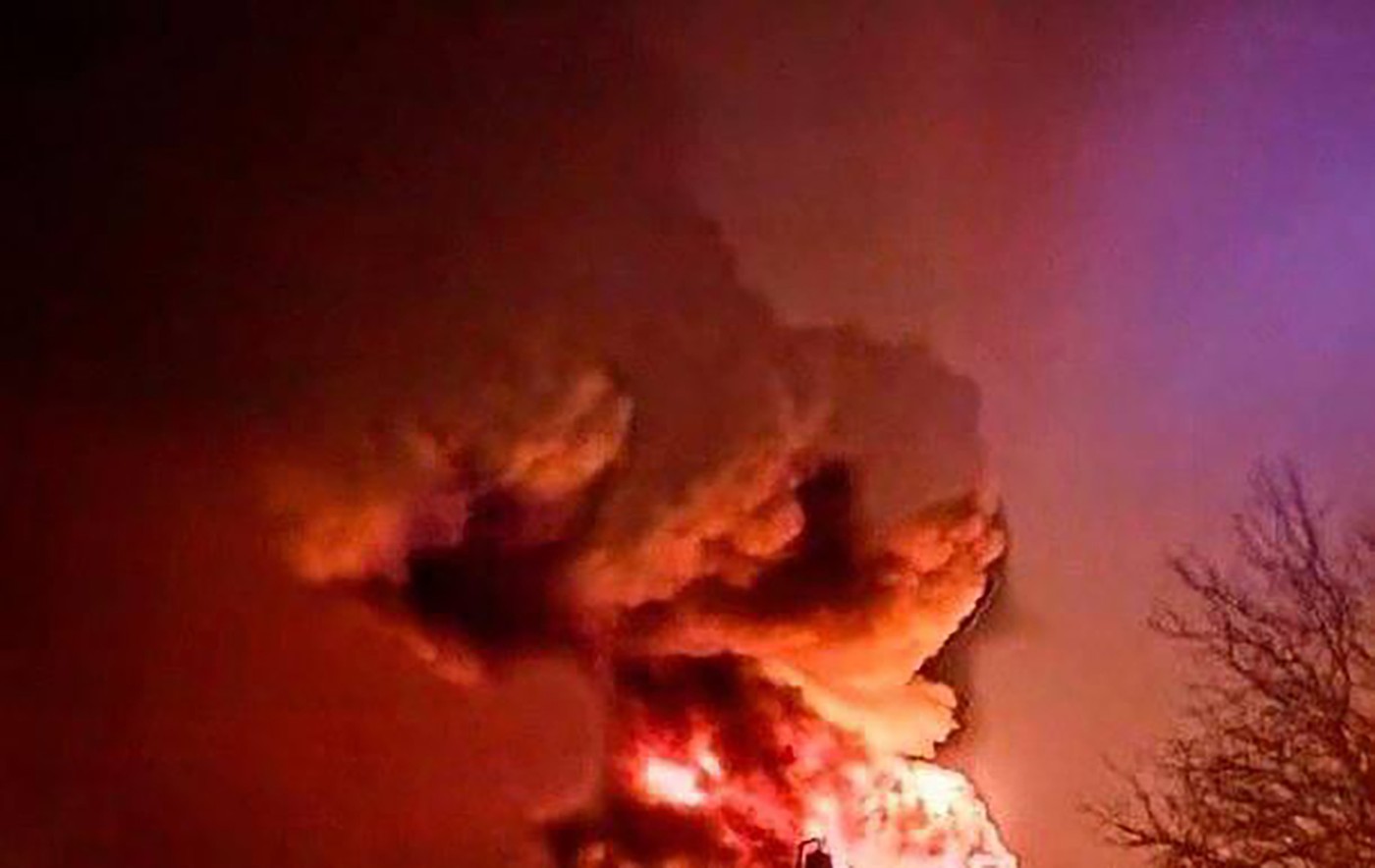 Atacuri Ucrainene: Incendii la Depozitele de Petrol Rusesti Atacuri Ucrainene: Incendii la Depozitele de Petrol Rusesti