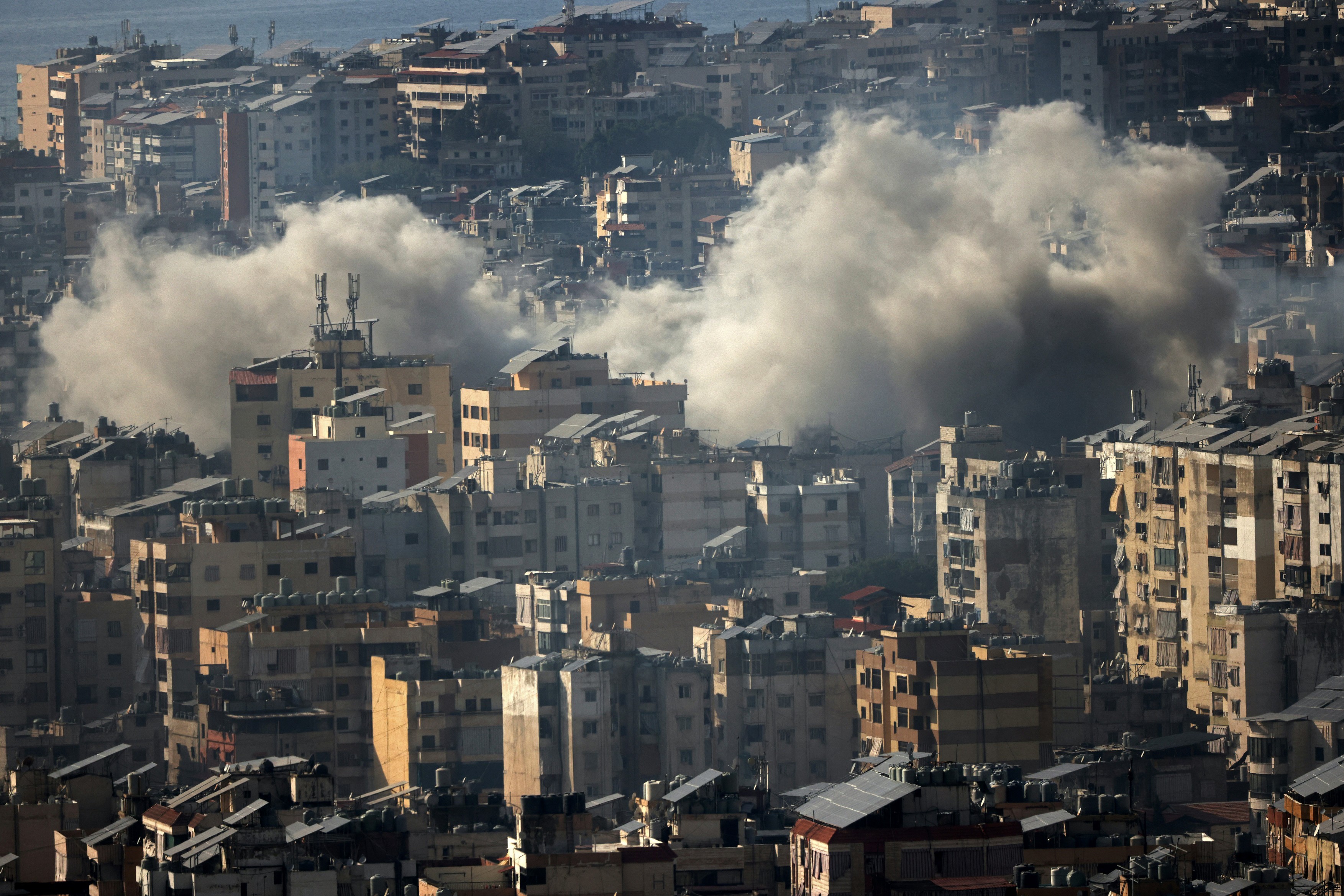 Războiul din Iran: Atacuri și Tensiuni în Orientul Mijlociu Războiul din Iran: Atacuri și Tensiuni în Orientul Mijlociu