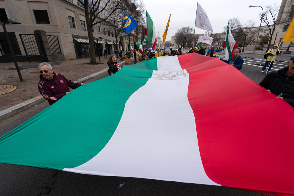 Război și Revoltă: Iranul în Fața Schimbării