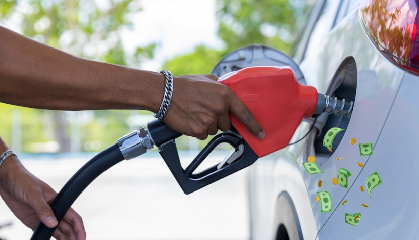 Prețurile carburanților continuă să crească în România o persoană își alimentează mașina