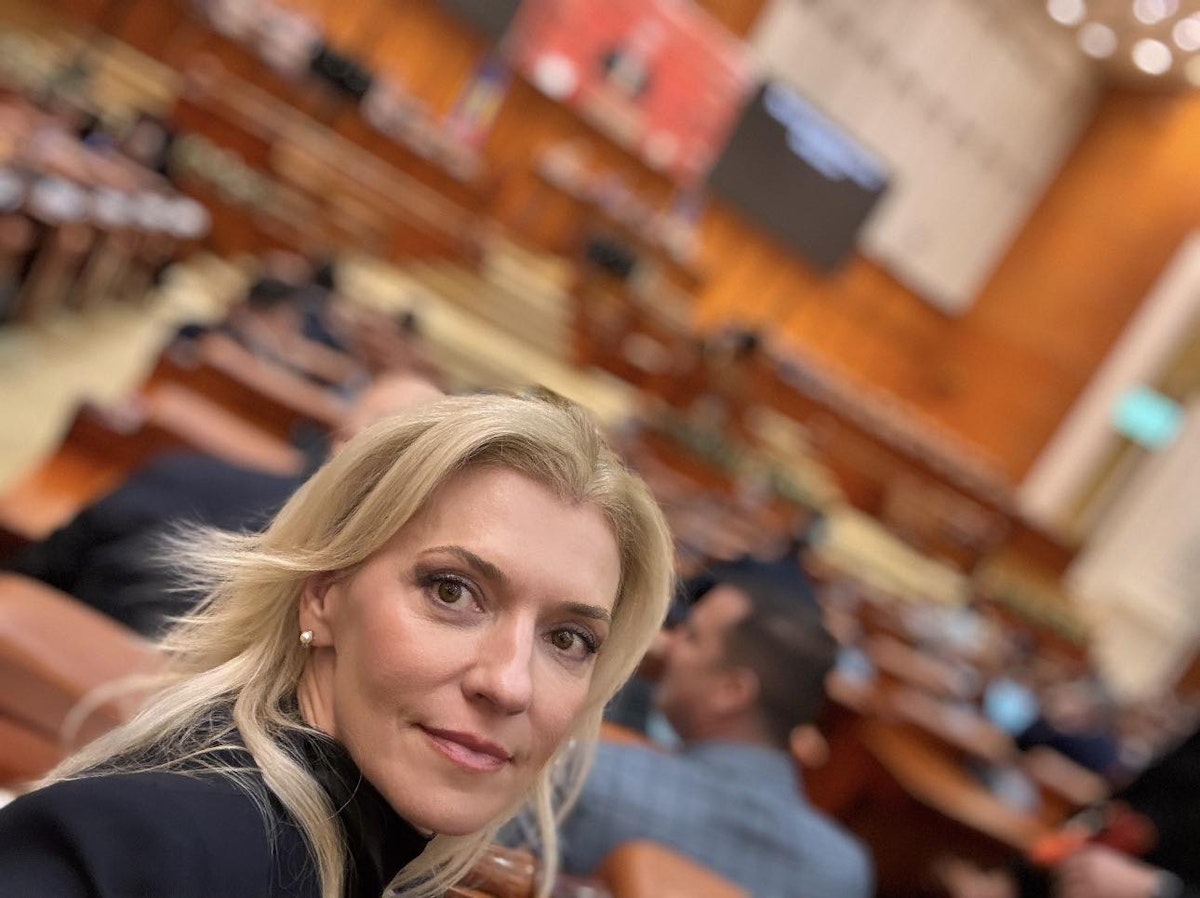Liberalii anti-Bolojan votează Guvernul Mureșan și susțin stabilitatea politică