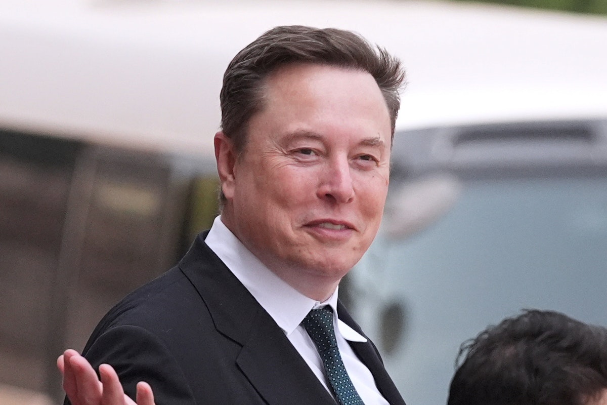 Elon Musk se întoarce în administrația Trump, coordonând proiect Pentagon