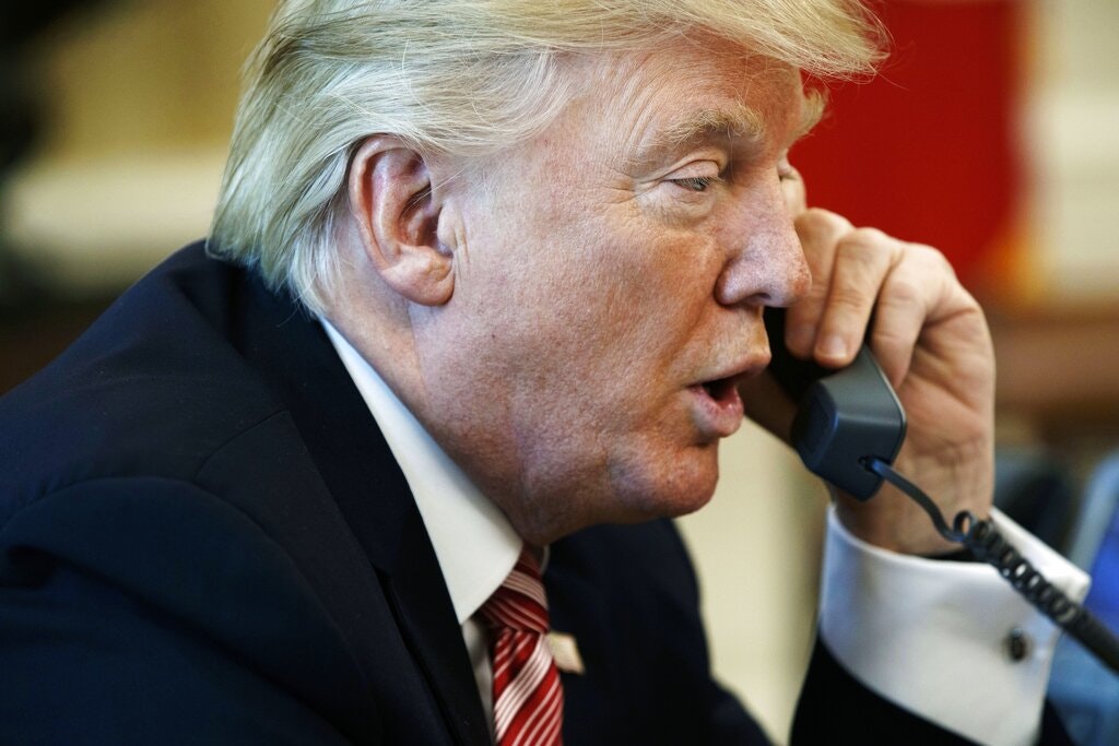 Donald Trump amenință cu tarife vamale de 100% dacă Europa introduce taxa pe serviciile digitale