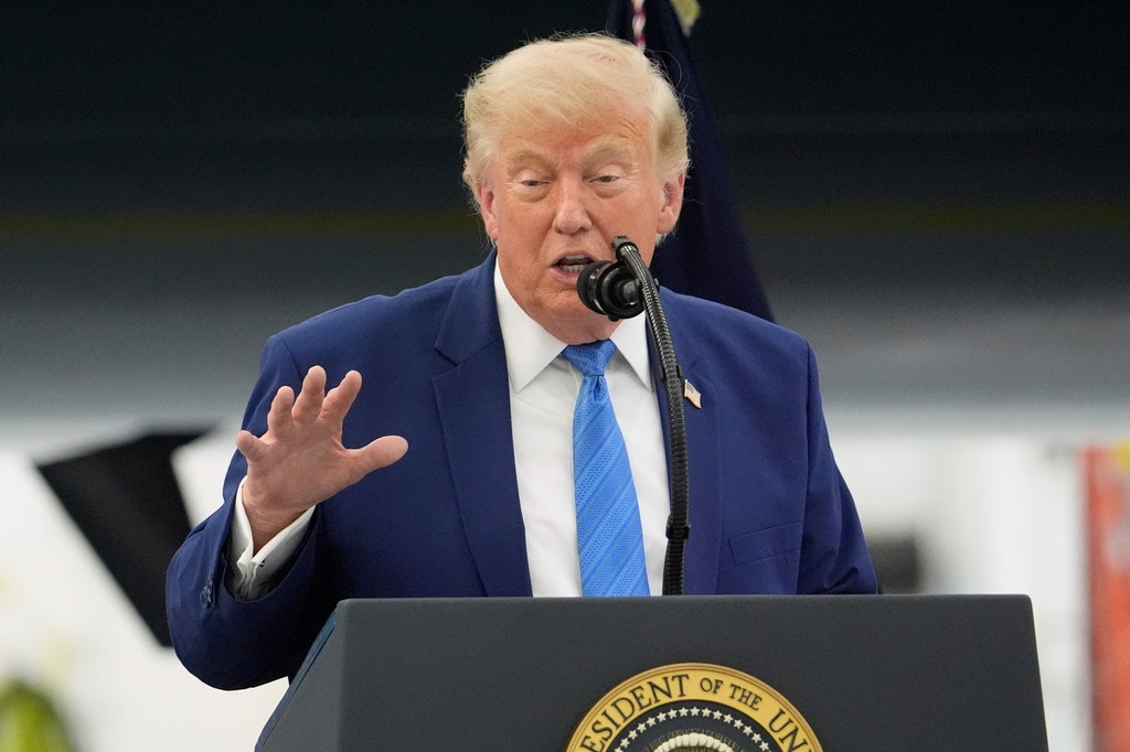 Donald Trump acuză Iranul de încălcarea acordului de încetare a focului prin atacuri cu drone