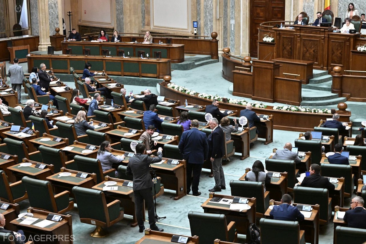 Noul guvern, în continuare în așteptare; posibilă sesiune extraordinară a Parlamentului în iulie