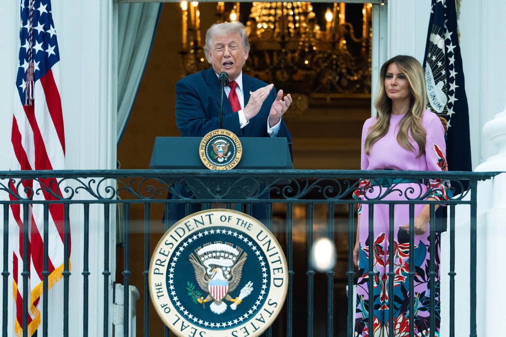 Donald Trump a încasat peste 10 milioane dolari de la Amazon pentru documentarul „Melania”