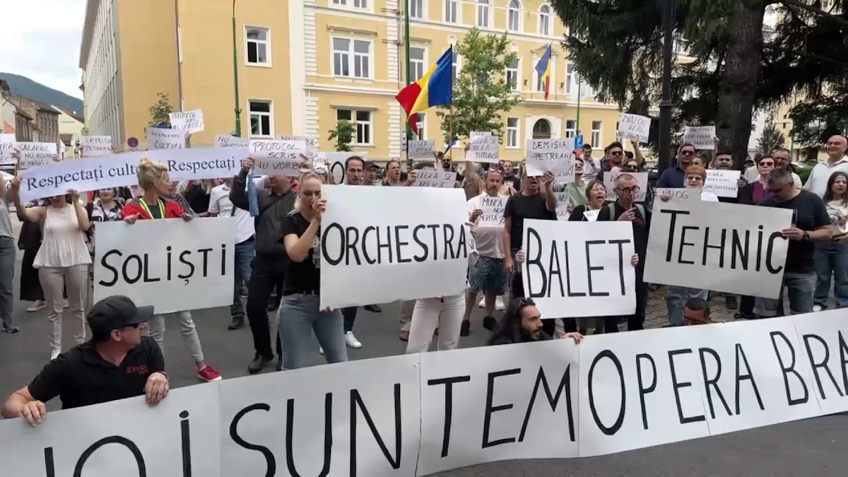 Proteste la Opera Brașov pentru demiterea directorului interimar și recuperarea salariilor