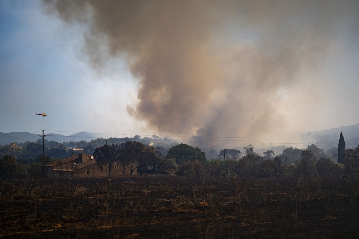 Incendii violente în Catalonia cu mii de evacuări