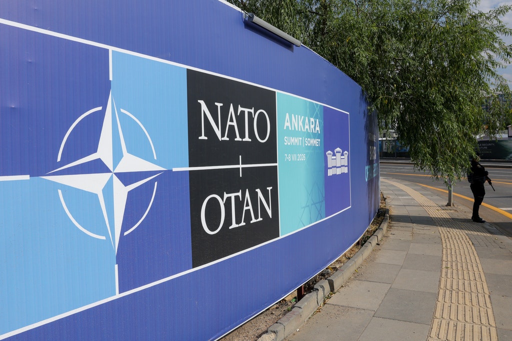 NATO condamnă încălcările spațiului aerian din România și Polonia