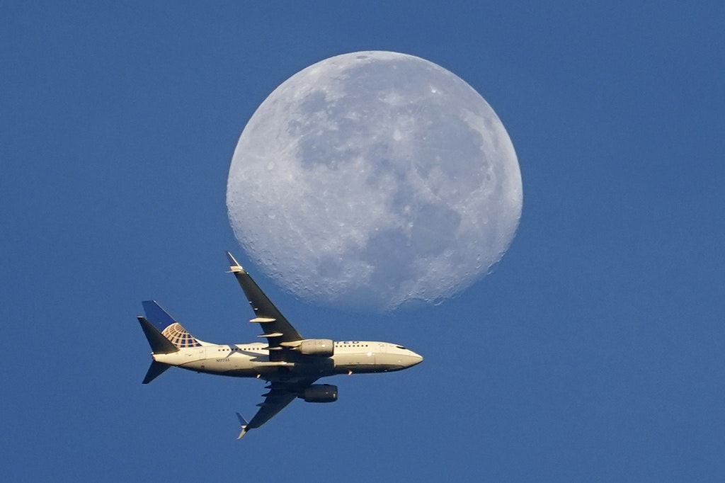 Avion pakistanez de marfă dispărut, posibil prăbușit în Marea Arabiei