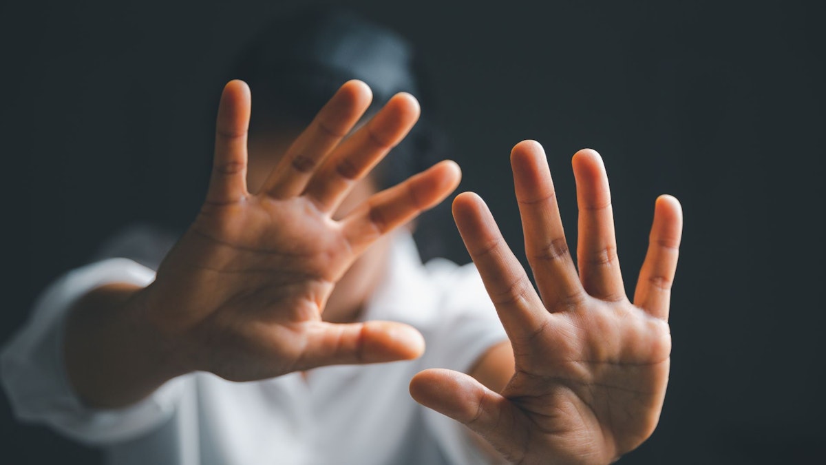 Şase studente din Cluj cer demisia unui profesor acuzat de hărțuire sexuală