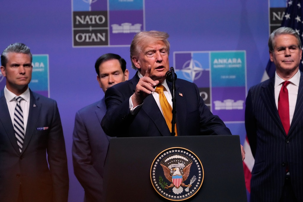 Trump anunță investiții de trilioane de dolari în inteligență artificială și apărare