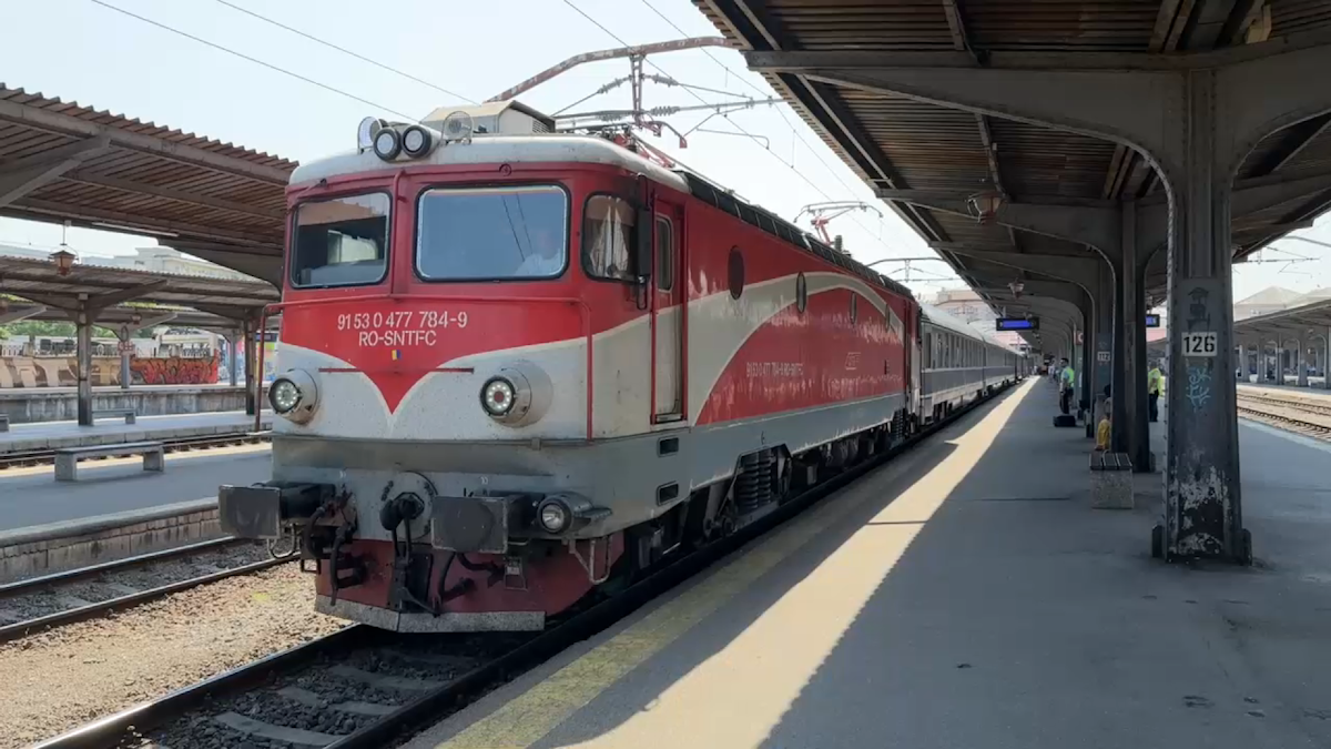 Călătorii reclamă condițiile proaste din trenurile CFR, în special lipsa aerului condiționat