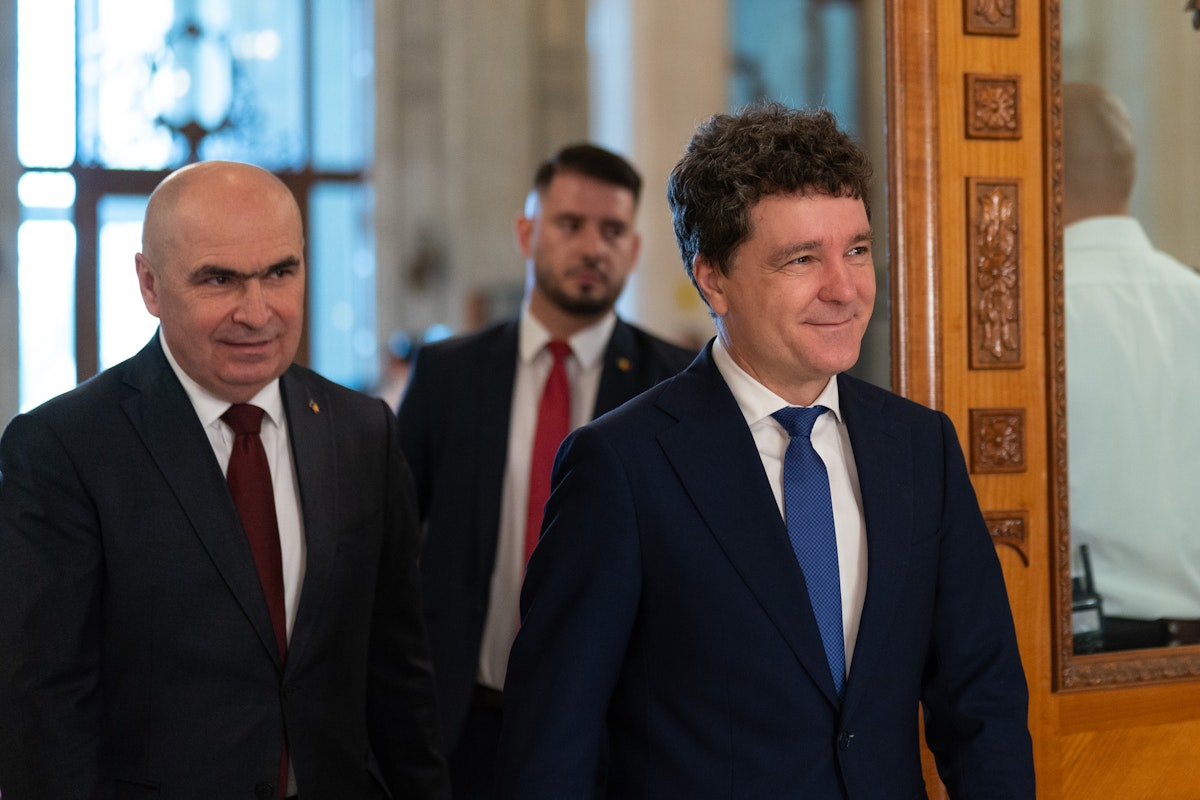 Nicușor Dan și Ilie Bolojan renunță la concedii în contextul crizei politice din România