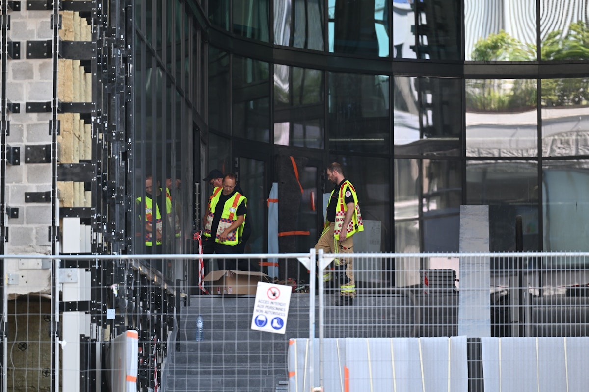 Incendiu pe șantierul din Bruxelles: operațiuni de căutare continuă după mai multe victime
