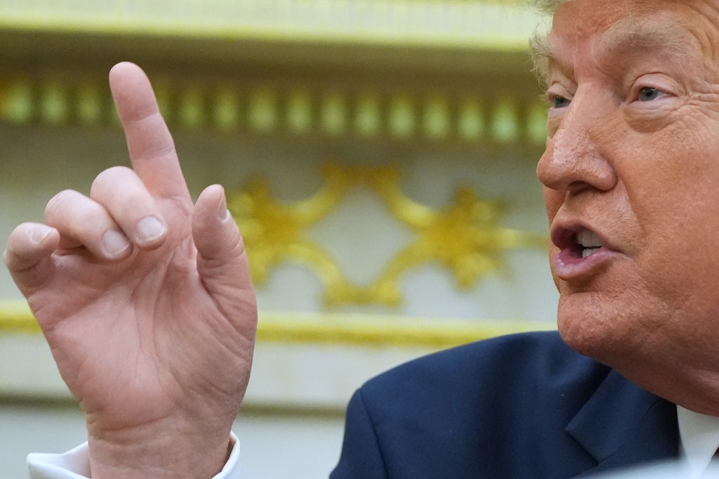 Donald Trump convoacă bombardamente majore asupra Iranului