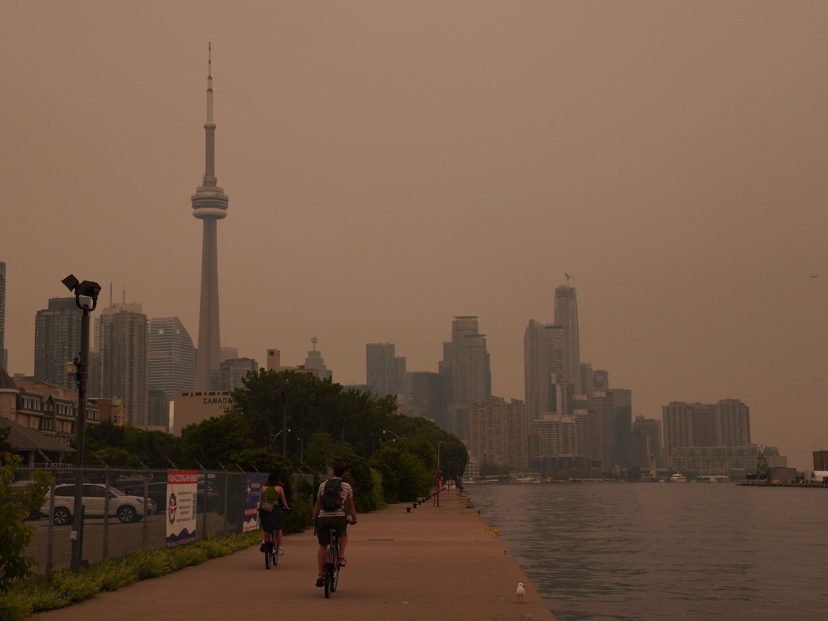 Fumul incendiilor a transformat Toronto în cel mai poluat oraș din lume