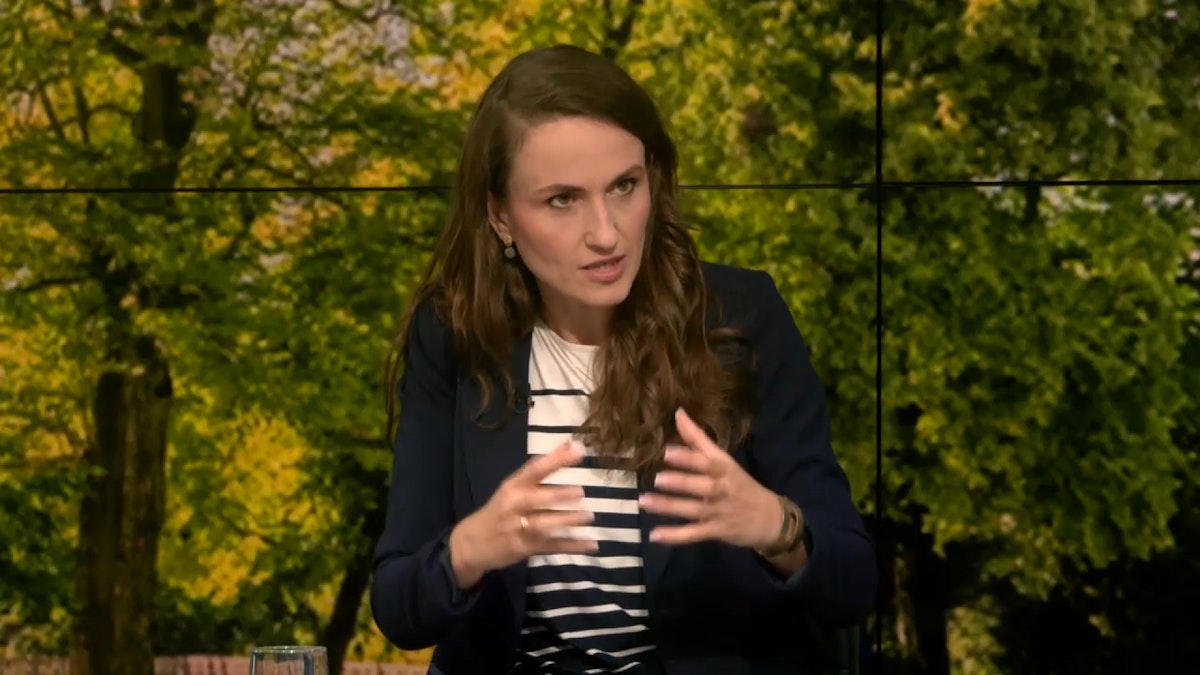 Ministrul Oana Țoiu se retrage de la recepția din SUA după apariția fraților Tate