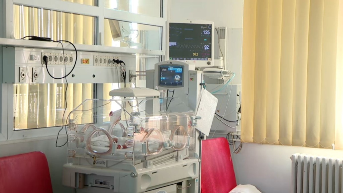 Trend periculos pe TikTok: Anti-vitamina K la nou-născuți și riscuri pentru sănătate