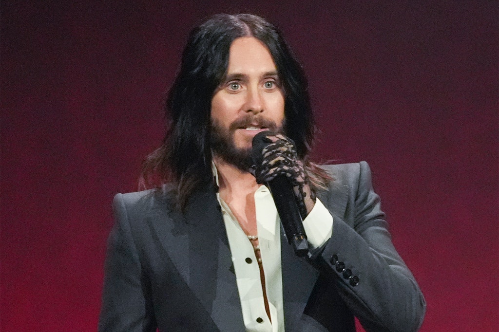 Jared Leto, acuzat de patru femei de agresiuni sexuale, respinge acuzațiile