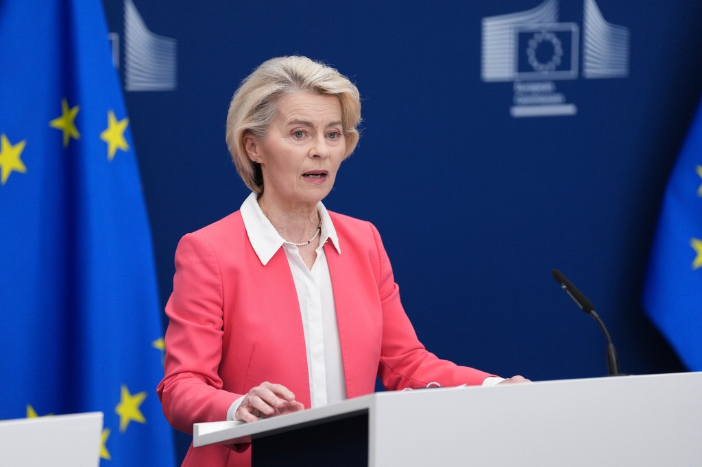 Ursula von der Leyen, despre criza migranților din Ceuta: Nu putem permite nimănui să intre în UE fără a respecta regulile noastre