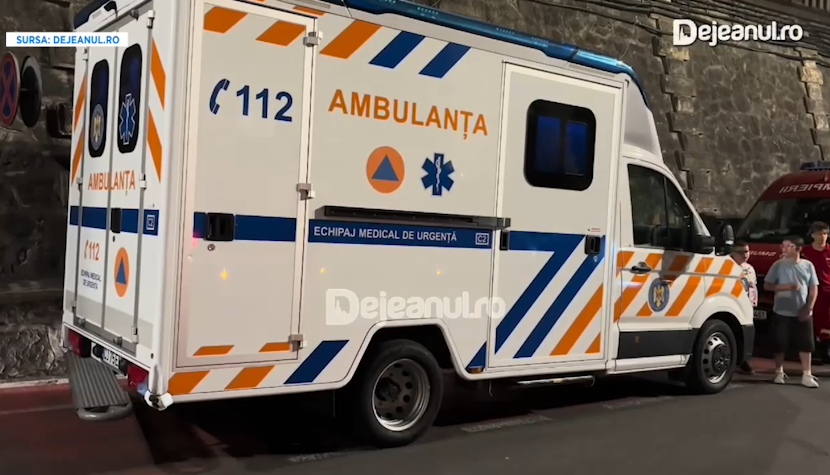 CNA: „Ambulanța neagră nu mai circulă pe TikTok” Ambulanța atacată la Cluj