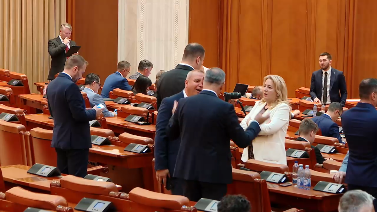 Proiectul salarizării unitare în educație și sănătate, blocat între ministere și disputat de sindicate