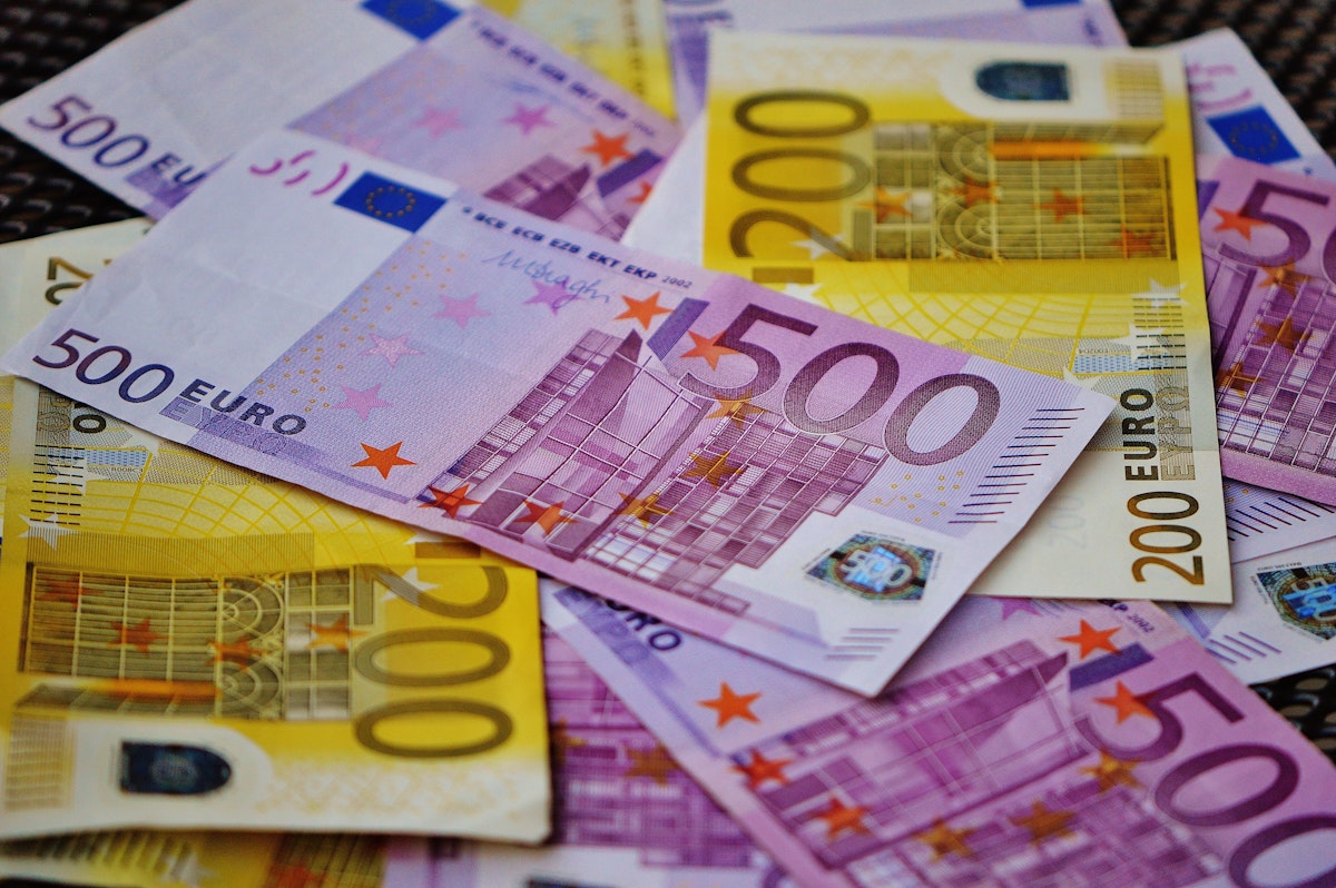 Comisia Europeană a respins a doua variantă a legii salarizării, decizia finală urmează să fie luată