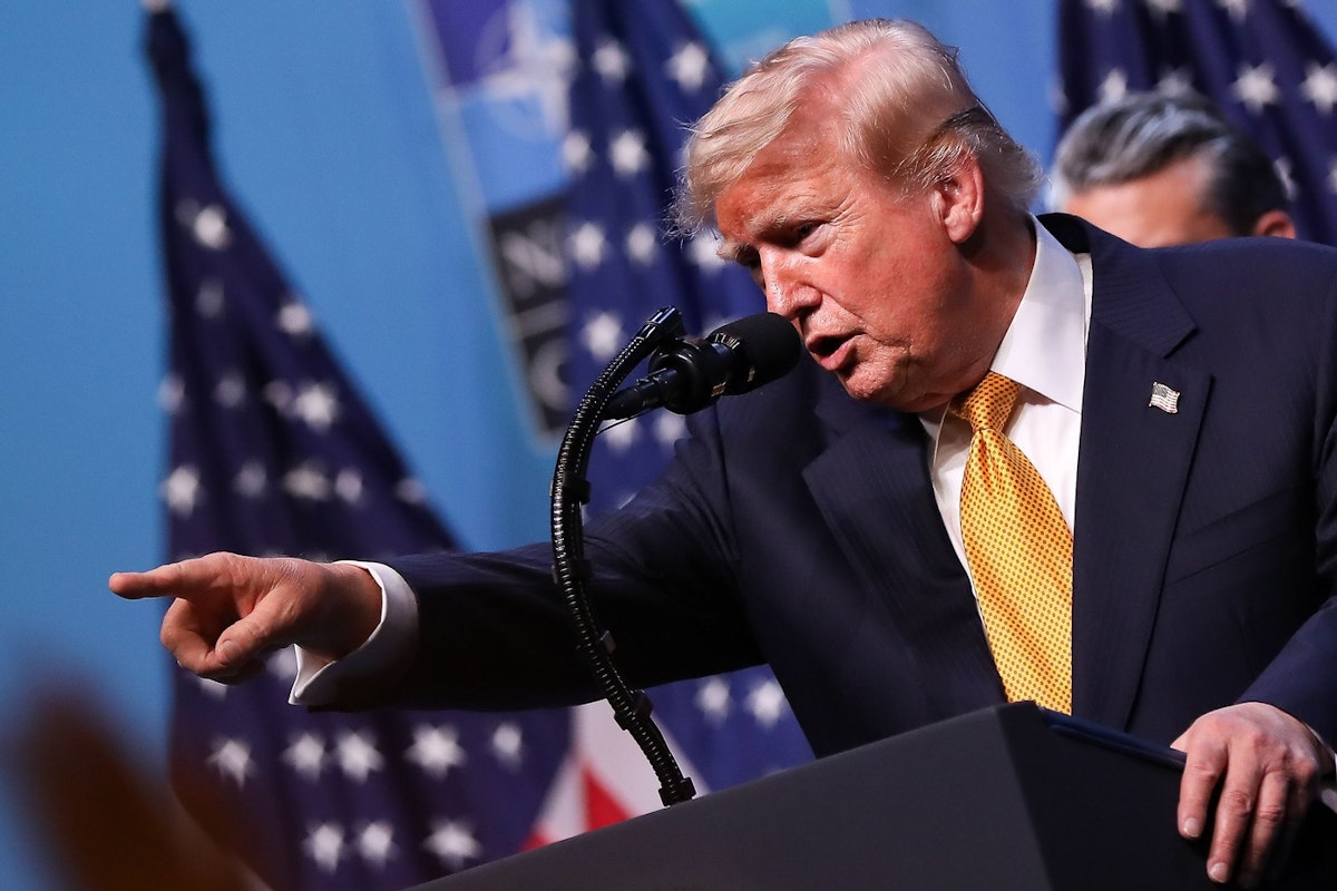Donald Trump afirmă că Iranul "se prăbușește complet" și SUA pregătesc noi sancțiuni economice